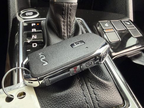 Used 2023 Kia Sportage EX image 42