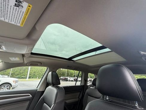 Used 2021 Volkswagen Atlas SE w/ Panoramic Sunroof Package FWD image 34