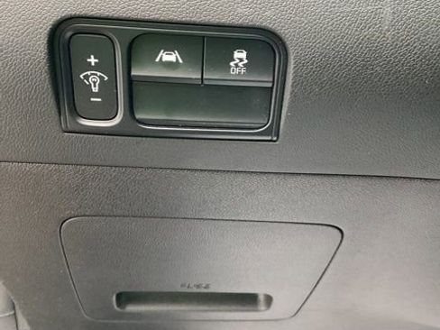 Used 2023 Kia Sorento LX image 21