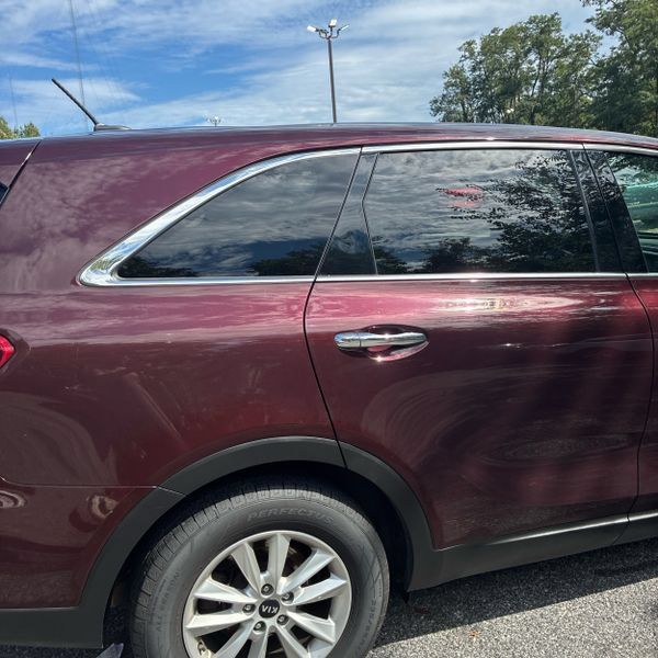 Used 2019 Kia Sorento FWD V6 image 17