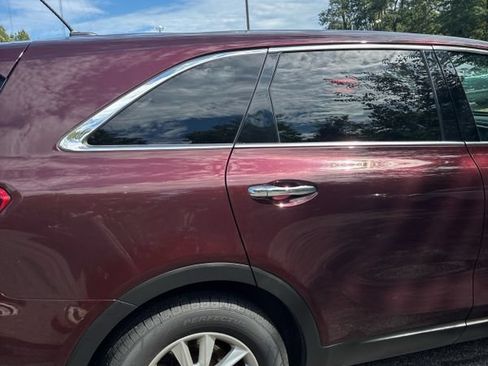 Used 2019 Kia Sorento FWD V6 image 17