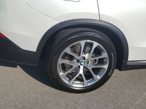 Used 2021 BMW X5 xDrive40i w/ Premium Package AWD/4WD image 5