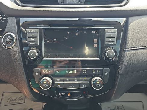 Used 2019 Nissan Rogue SV w/ Sun & Sound Touring Package FWD image 22