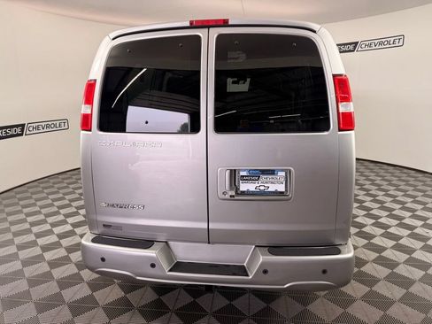 Used 2021 Chevrolet Express 2500 LS w/ Enhanced Convenience Package RWD image 5