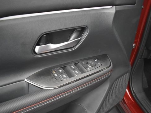 New 2025 Nissan Kicks SR image 27