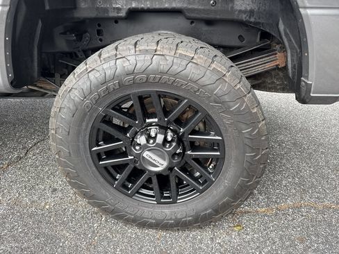 Used 2022 Ford F350 Lariat w/ Black Appearance Package AWD/4WD image 24