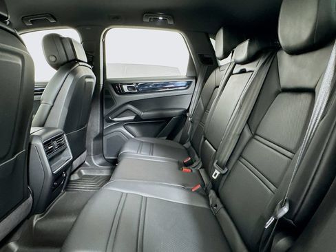Used 2020 Porsche Cayenne AWD/4WD image 10