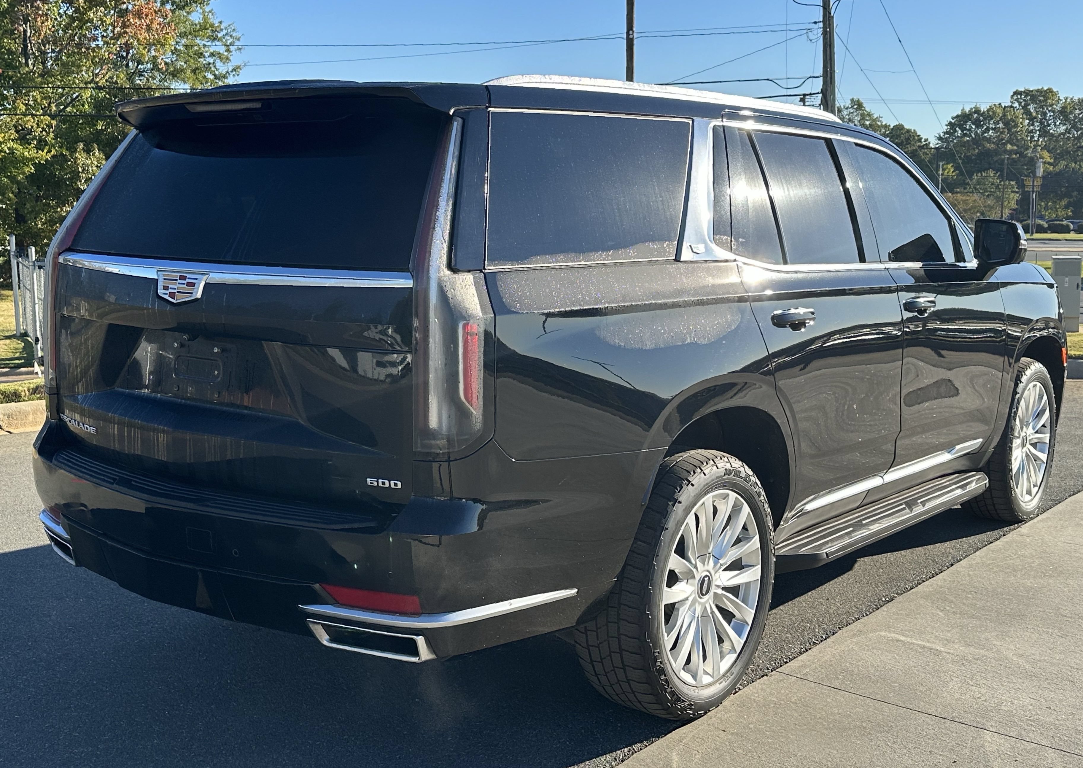 Used 2022 Cadillac Escalade Luxury AWD/4WD image 5
