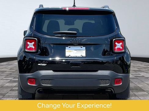 Used 2022 Jeep Renegade Altitude w/ Convenience Group AWD/4WD image 4