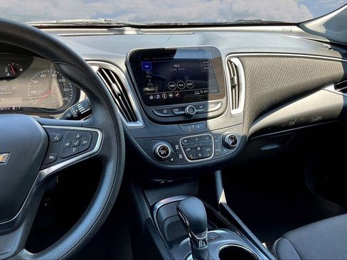 Used 2024 Chevrolet Malibu LT FWD image 11
