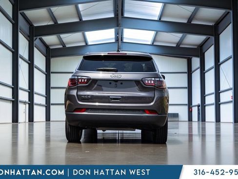 Used 2024 Jeep Compass Sport AWD/4WD image 28