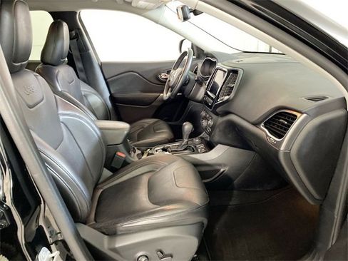 Used 2020 Jeep Cherokee Limited image 35