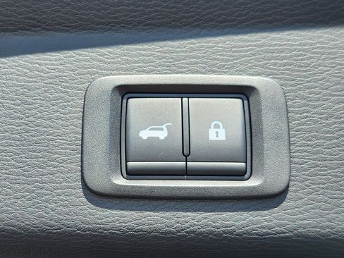 New 2025 Mitsubishi Outlander SE image 14