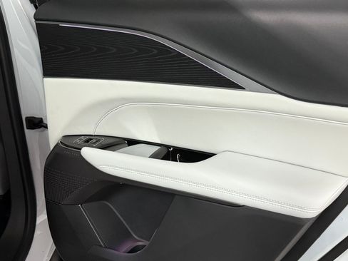 New 2026 Cadillac Lyriq Sport AWD/4WD image 43