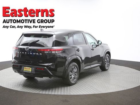 Used 2024 Nissan Pathfinder S image 40