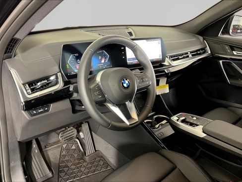 New 2026 BMW X2 xDrive28i w/ Convenience Package AWD/4WD image 8