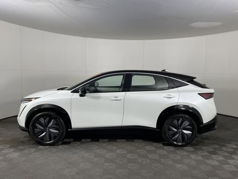 Used 2023 Nissan Ariya FWD image 3