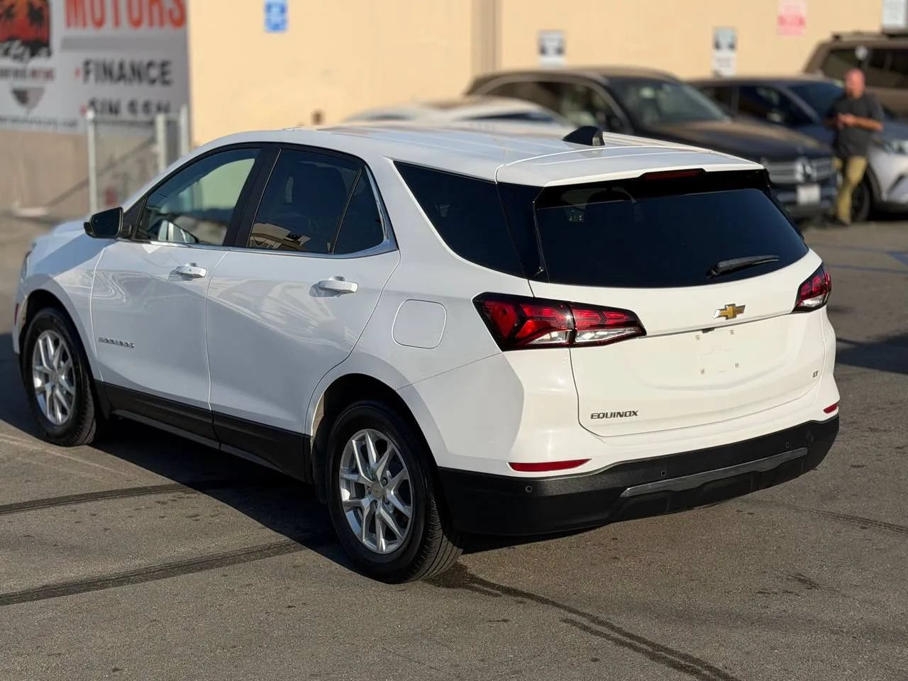 Used 2023 Chevrolet Equinox LT FWD image 14