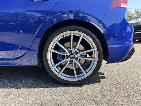 Used 2024 Volkswagen Golf R AWD/4WD image 11