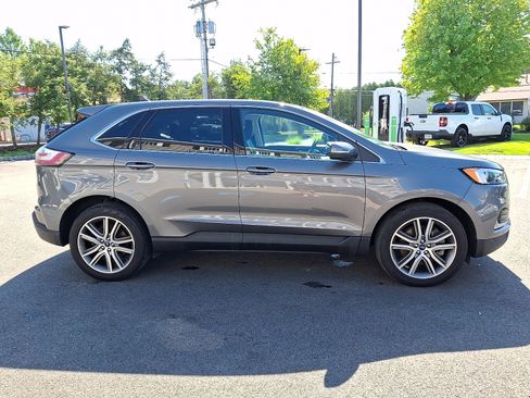 Used 2022 Ford Edge Titanium AWD/4WD image 4