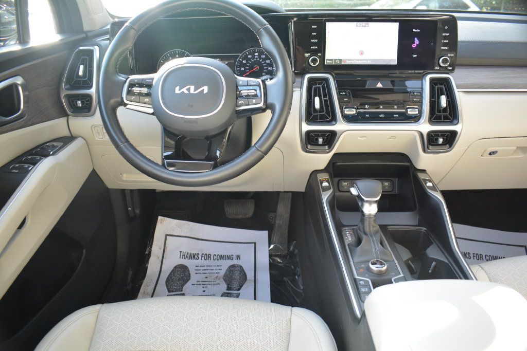 Used 2022 Kia Sorento X-Line EX AWD/4WD image 3