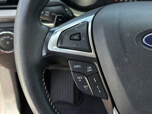 Used 2019 Ford Fusion SE w/ Equipment Group 151A FWD image 12