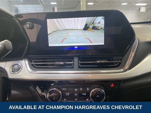 Used 2024 Chevrolet Trax LT w/ Driver Confidence Package FWD image 19