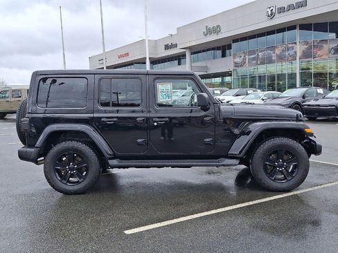 Used 2022 Jeep Wrangler Unlimited Sahara image 26