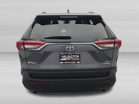 Used 2024 Toyota RAV4 LE AWD/4WD image 5