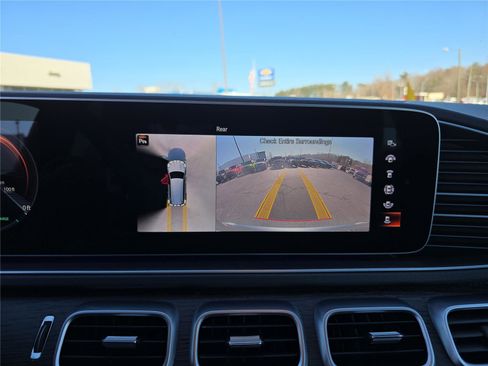 Used 2021 Mercedes-Benz GLS 450 4MATIC image 29