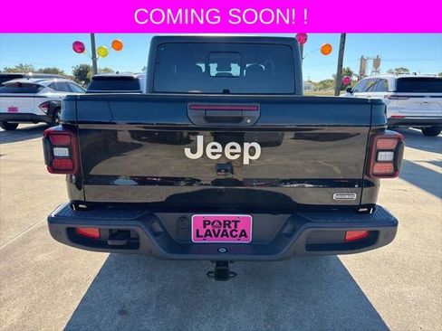 Used 2020 Jeep Gladiator Overland image 6