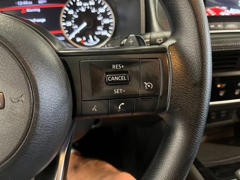 Used 2024 Nissan Rogue S FWD image 28