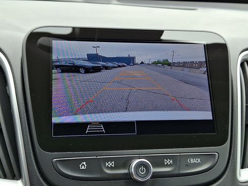 Used 2024 Chevrolet Malibu LT FWD image 17