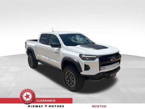 Used 2024 Chevrolet Colorado ZR2 w/ Technology Package image 1