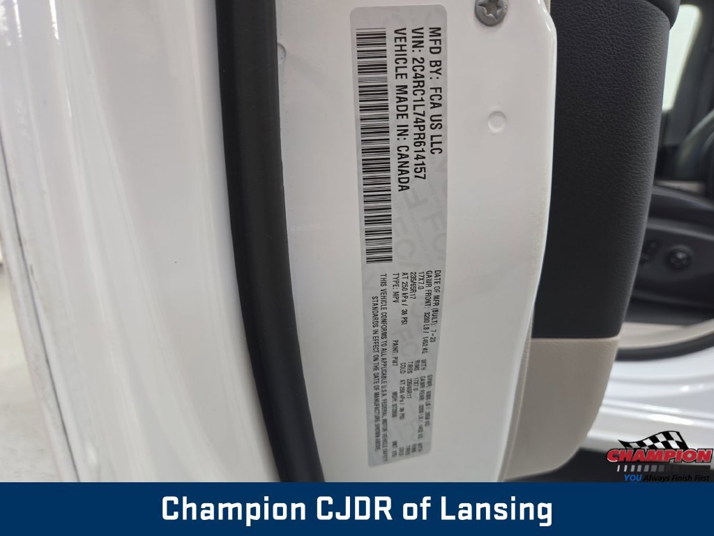 Used 2023 Chrysler Pacifica Touring-L FWD image 41