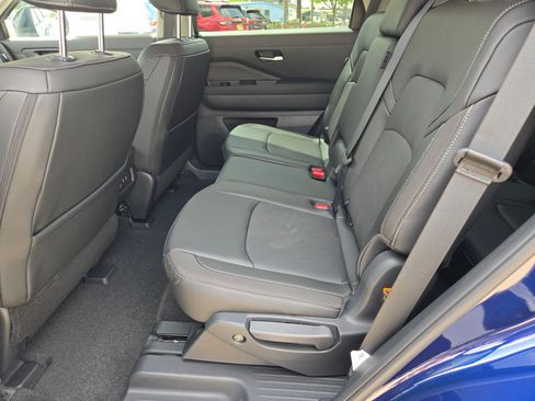 New 2026 Nissan Pathfinder SL FWD image 12