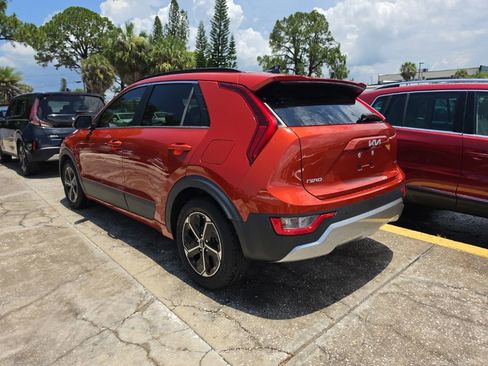 Used 2023 Kia Niro EX FWD image 12