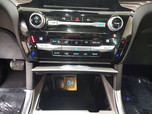 Used 2021 Ford Explorer Limited image 20