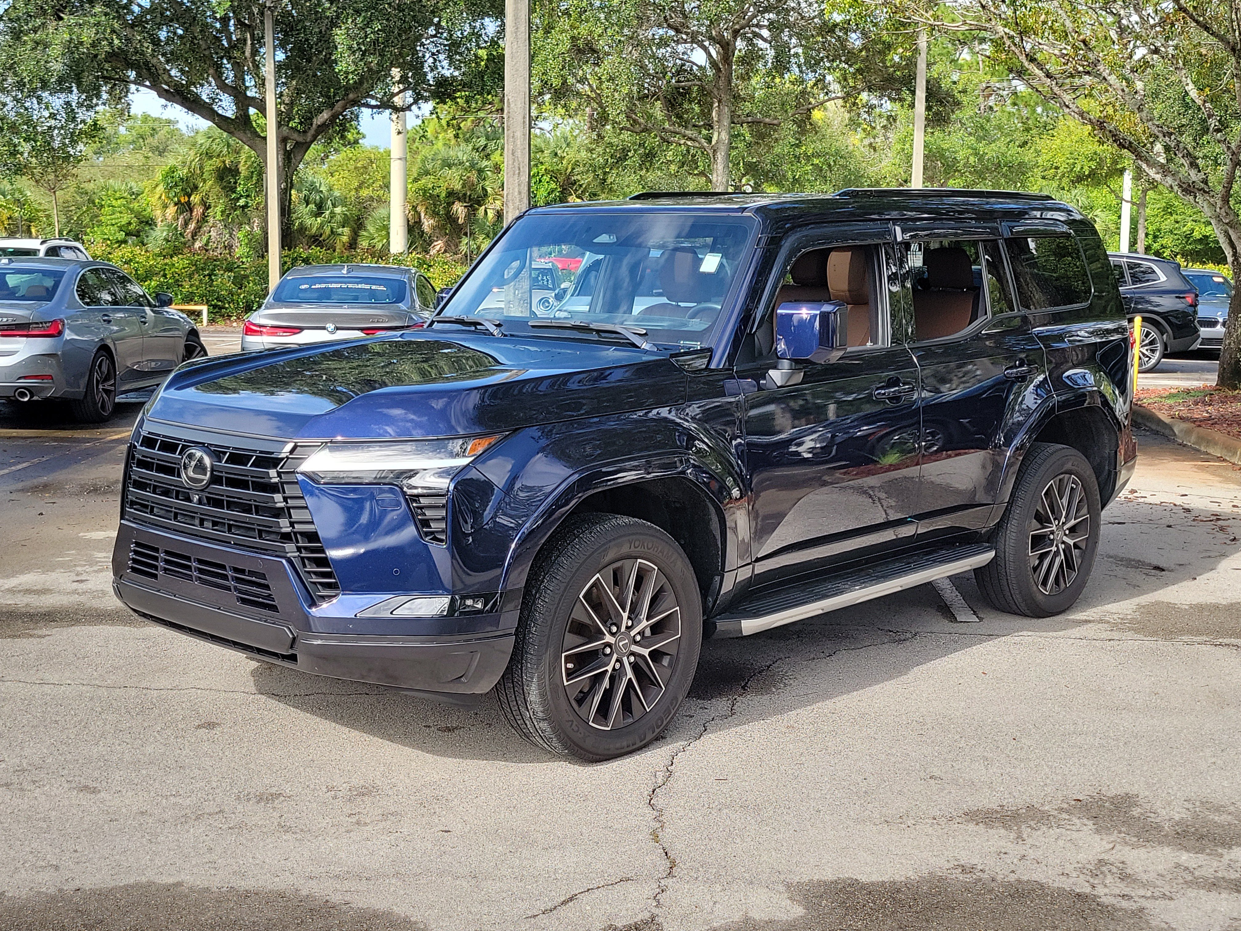 Used 2024 Lexus GX 550 w/ Accessory Package (Z1) AWD/4WD image 4
