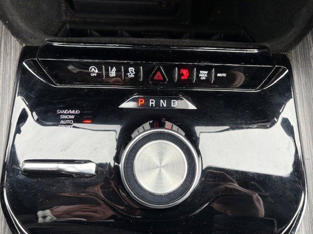 Used 2024 Jeep Wagoneer L Series II w/ Flexible Seating Group AWD/4WD image 19