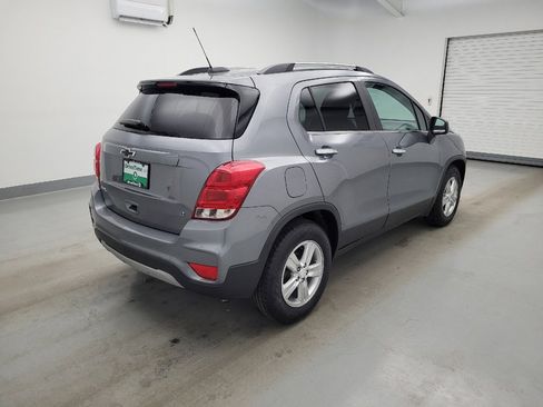 Used 2020 Chevrolet Trax LT w/ LT Convenience Package FWD image 9