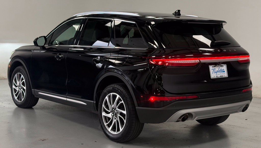 Used 2022 Lincoln Corsair AWD w/ Equipment Group 101A image 4
