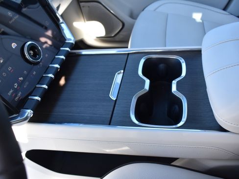 Used 2024 GMC Acadia Denali image 22