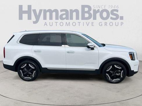 Certified 2023 Kia Telluride S image 2