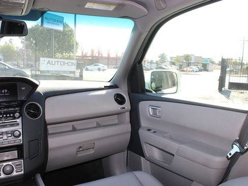 Used 2015 Honda Pilot Touring image 29