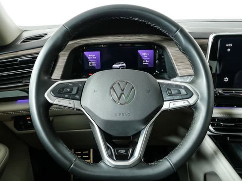 Certified 2025 Volkswagen Atlas SEL Premium R-Line image 10