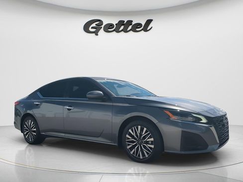 Certified 2023 Nissan Altima 2.5 SV FWD image 3