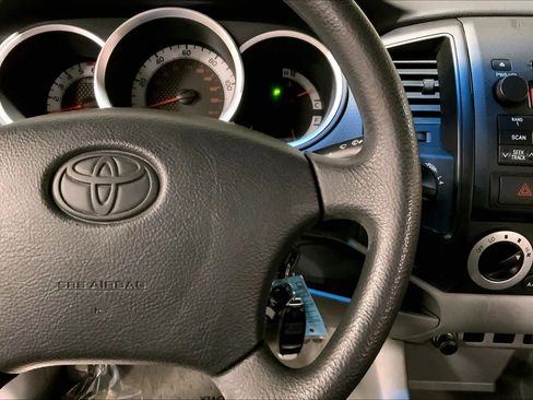 Used 2011 Toyota Tacoma 4x4 Double Cab image 24