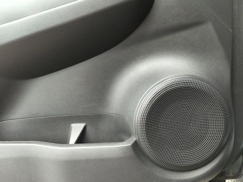 Certified 2022 Nissan Kicks S image 30