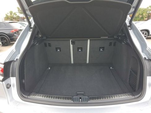 Used 2023 Porsche Macan AWD/4WD image 15